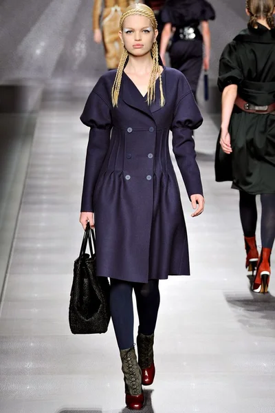 Look 12